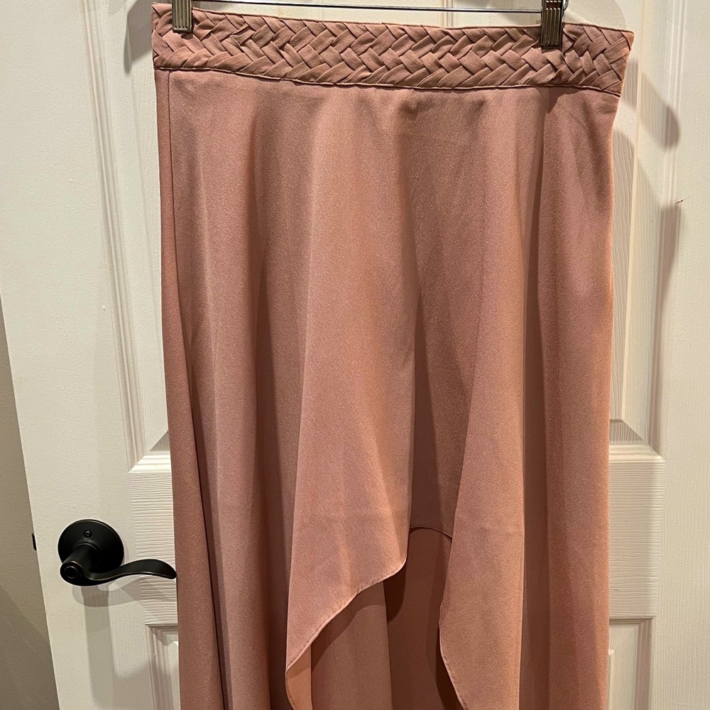 Beautiful dusty rose high/low skirt